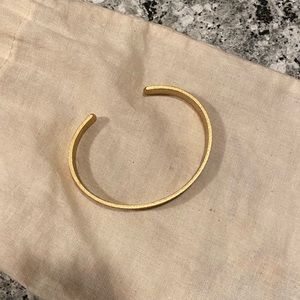 Simple gold bracelet
